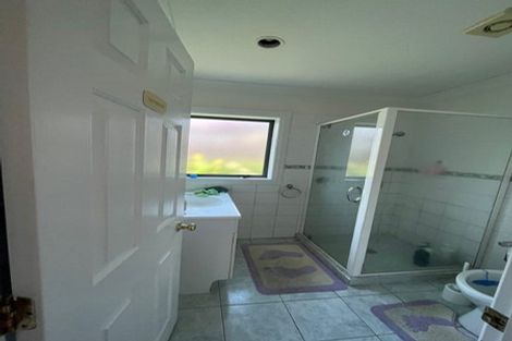 Photo of property in 10 Glenveagh Park Drive, Weymouth, Auckland, 2103