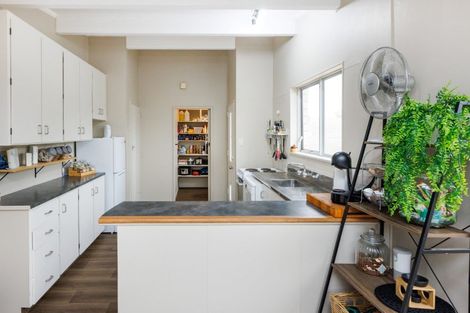 Photo of property in 17 Pinedale Parade, Milson, Palmerston North, 4414