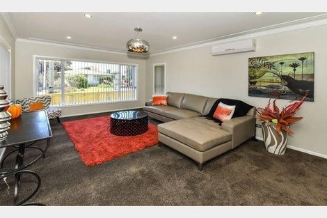 Photo of property in 1 Royal Arch Place, Rosehill, Papakura, 2113