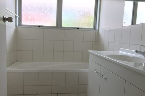 Photo of property in 2 Frank Evans Place, Henderson, Auckland, 0610