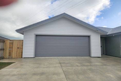 Photo of property in 49 Atlantic Drive, Fitzherbert, Palmerston North, 4410