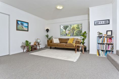 Photo of property in 3/100 Aberdeen Road, Campbells Bay, Auckland, 0620