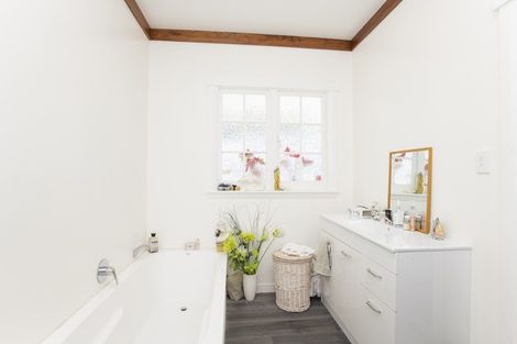 Photo of property in 102 Ballance Street, Whataupoko, Gisborne, 4010