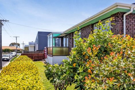 Photo of property in 1/7 Mahoe Street, Strandon, New Plymouth, 4312