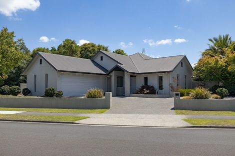 Photo of property in 18 Saint James Drive, Huntington, Hamilton, 3210