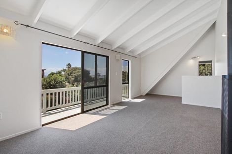 Photo of property in 114 Torkar Road, Clarks Beach, 2122