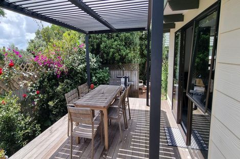 Photo of property in 15 Oakmont Place, Wattle Downs, Auckland, 2103