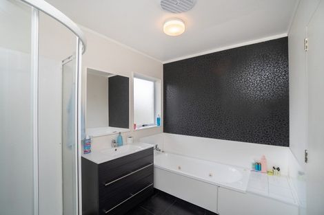 Photo of property in 17a Franklin Avenue, Hokowhitu, Palmerston North, 4410