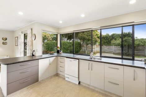 Photo of property in 12 Corfe Castle Lane, Levin, 5510