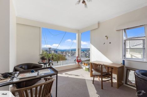 Photo of property in 11 Maarama Crescent, Aro Valley, Wellington, 6021