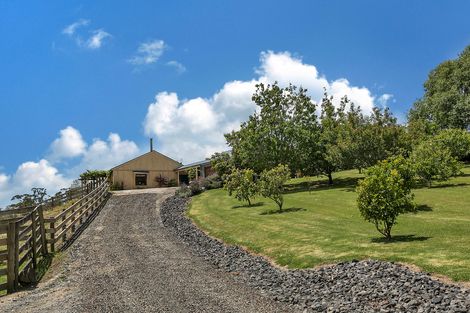 Photo of property in 11 Pineview Lane, Helensville, 0875