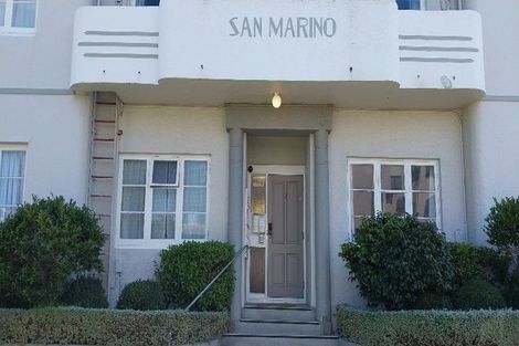 Photo of property in San Marino Apartments, 4/4 Oak Park Avenue, Te Aro, Wellington, 6011