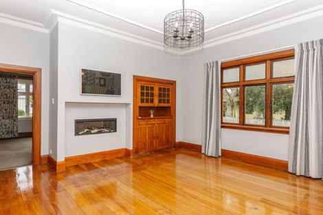 Photo of property in 9 Edward Street, Dannevirke, 4930