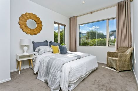 Photo of property in 8 Currey Crescent, Milford, Auckland, 0620