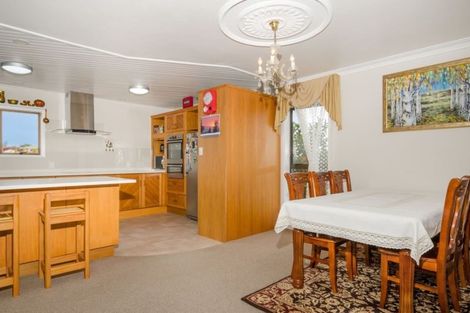 Photo of property in 16 Tatyana Place, Massey, Auckland, 0614