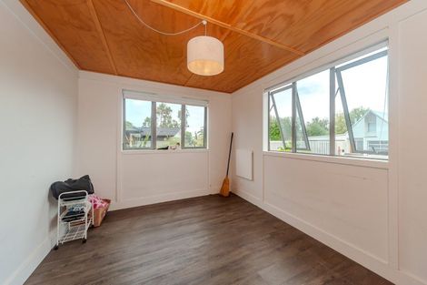 Photo of property in 5 Waihurihia Street, Otaki, 5512