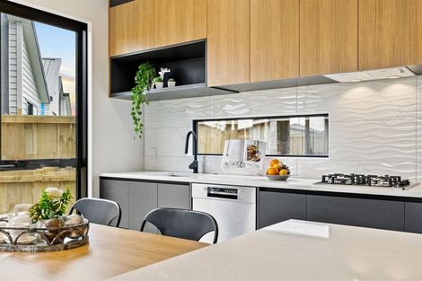 Photo of property in 19 Konoba Avenue, Kumeu, 0810