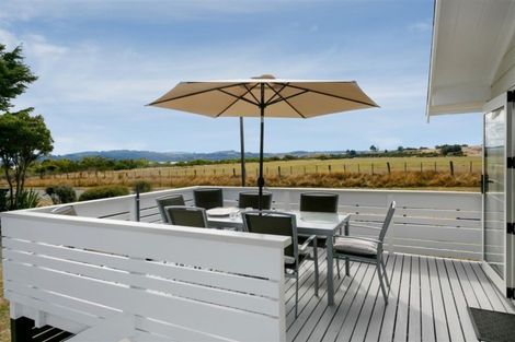 Photo of property in 2 Mahuta Road, Waitahanui, Taupo, 3378