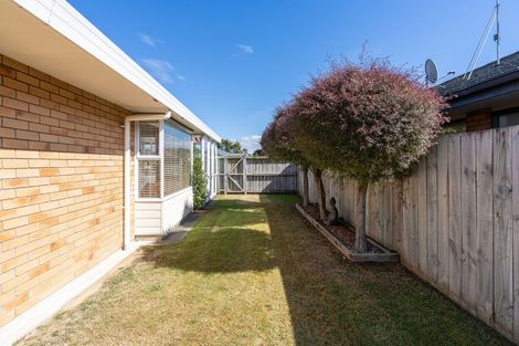 Photo of property in 18 Gandalf Crescent, Paraparaumu, 5032