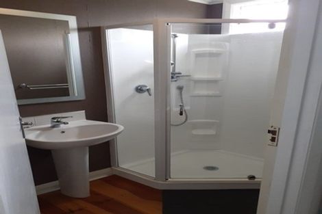 Photo of property in 6 Hughes Avenue, Hokowhitu, Palmerston North, 4410