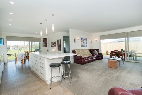 Photo of property in 52 Hamilton Drive, Wainui, Gisborne, 4010