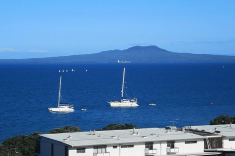 Photo of property in 1/29 Bayview Road, Browns Bay, Auckland, 0630