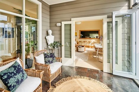 Photo of property in 5b Hay Street, Oriental Bay, Wellington, 6011