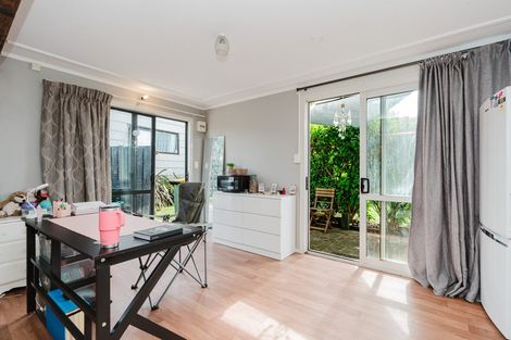 Photo of property in 17 Kentucky Crescent, Nawton, Hamilton, 3200