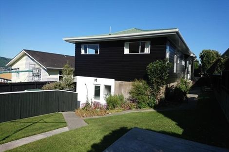 Photo of property in 8 Lauderdale Road, Papakowhai, Porirua, 5024