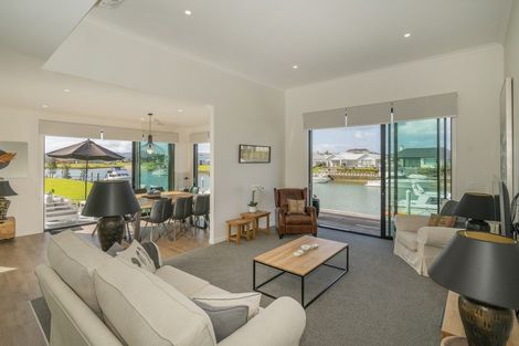 Photo of property in 35 Awatea Drive, Whitianga, 3510