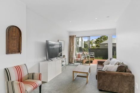 Photo of property in 11/6 Oswald Crescent, Paparangi, Wellington, 6037