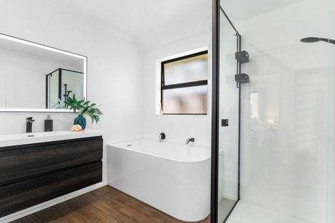 Photo of property in 15 Glenross Drive, Wattle Downs, Auckland, 2103