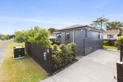 Photo of property in 1/18 Edwin Freeman Place, Ranui, Auckland, 0612