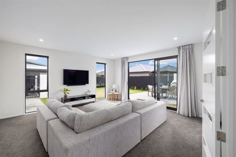 Photo of property in 7 Picadilly Avenue, Casebrook, Christchurch, 8051