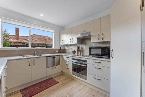 Photo of property in 1/15 Milford Road, Milford, Auckland, 0620