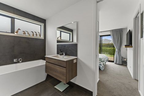 Photo of property in 9 Clover Lane, Lake Hayes, Queenstown, 9304