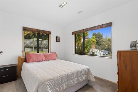 Photo of property in 24 Capricorn Place, Kawaha Point, Rotorua, 3010