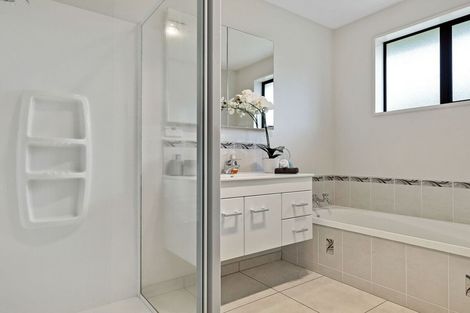 Photo of property in 31 Laing Crescent, Heathcote Valley, Christchurch, 8022