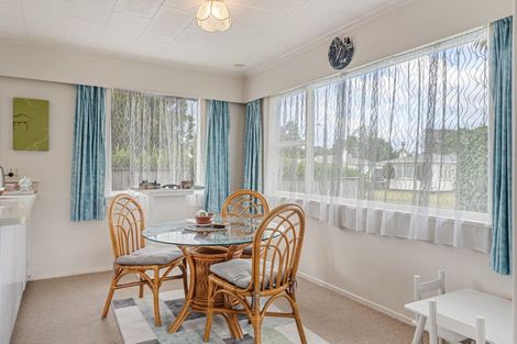 Photo of property in 35 Highbury Drive, Levin, 5510