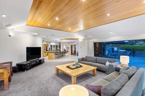 Photo of property in 115 Grand Drive, Orewa, 0931