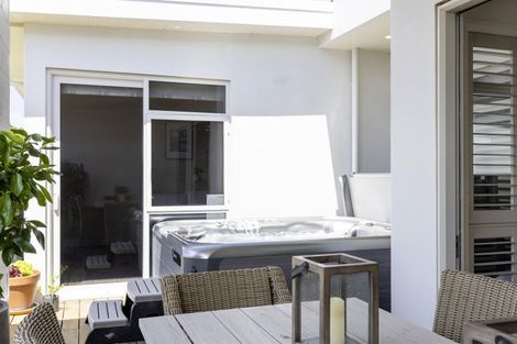 Photo of property in 8 Kuiwai Drive, Rainbow Point, Taupo, 3330