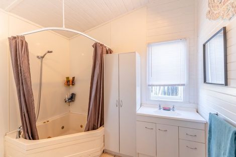 Photo of property in 52 Kirk Street, Otaki, 5512