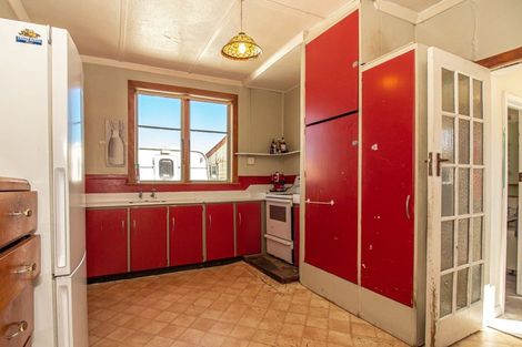 Photo of property in 48 Romilly Street, Westport, 7825