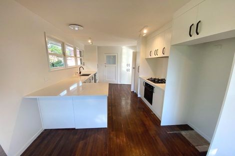 Photo of property in 30 Lawrence Crescent, Hillpark, Auckland, 2102