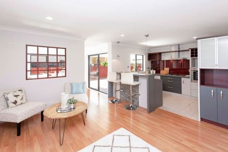 Photo of property in 52 Baverstock Road, Flat Bush, Auckland, 2016