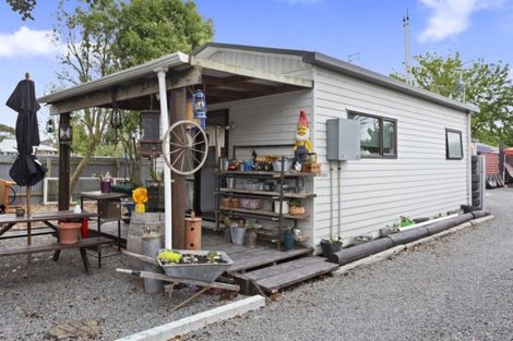 Photo of property in 84 Main North Road, Woodend, 7610