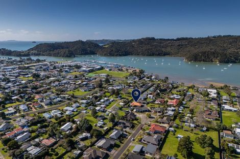 Photo of property in 19 Cobham Lane, Whitianga, 3510