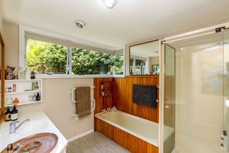 Photo of property in 184e Seaview Road, Westown, New Plymouth, 4310