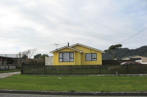 Photo of property in 9 Collins Street, Blaketown, Greymouth, 7805