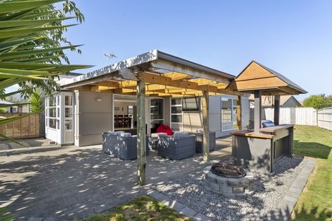 Photo of property in 91 Cedar Drive, Paraparaumu Beach, Paraparaumu, 5032